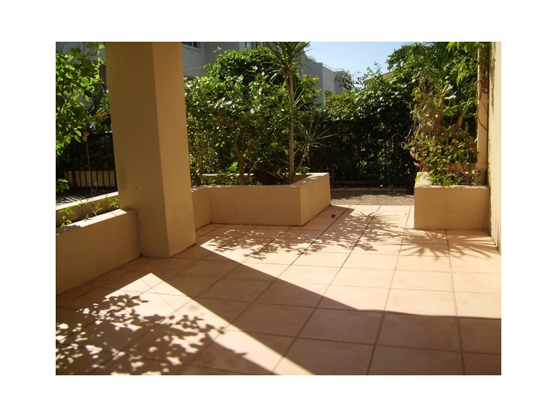 47 Bayview Street, Runaway Bay QLD 4216