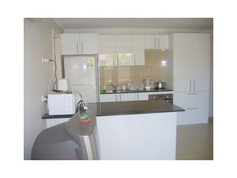 1/4  Senate, Labrador QLD 4215