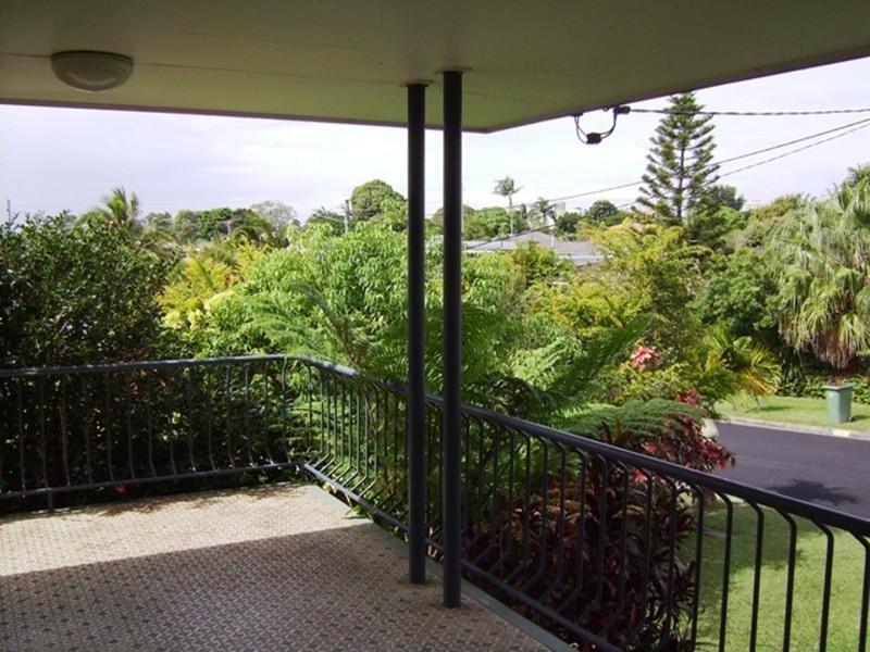 12  Edward Street, Labrador QLD 4215