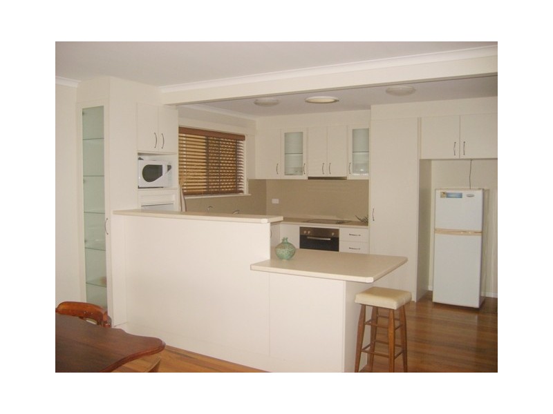 12  Edward Street, Labrador QLD 4215