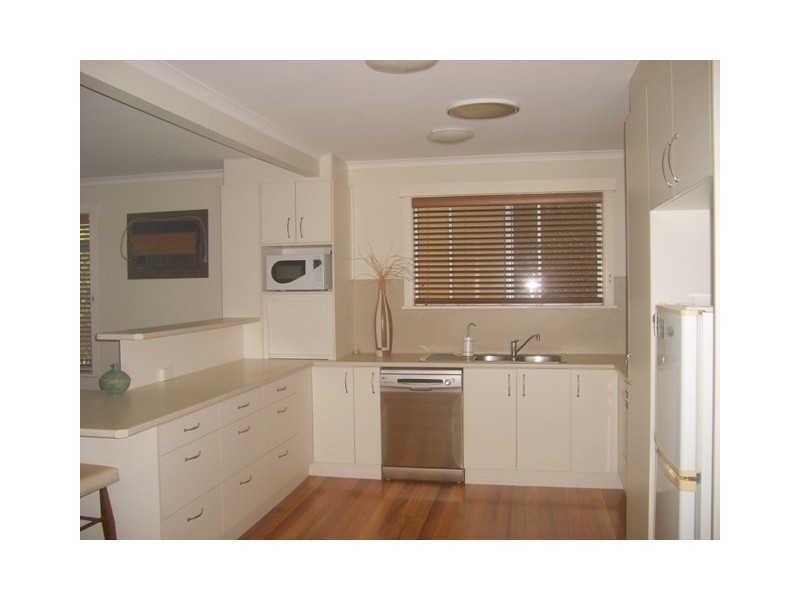 12  Edward Street, Labrador QLD 4215