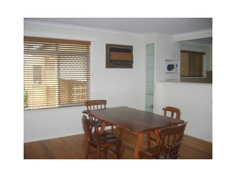 12  Edward Street, Labrador QLD 4215