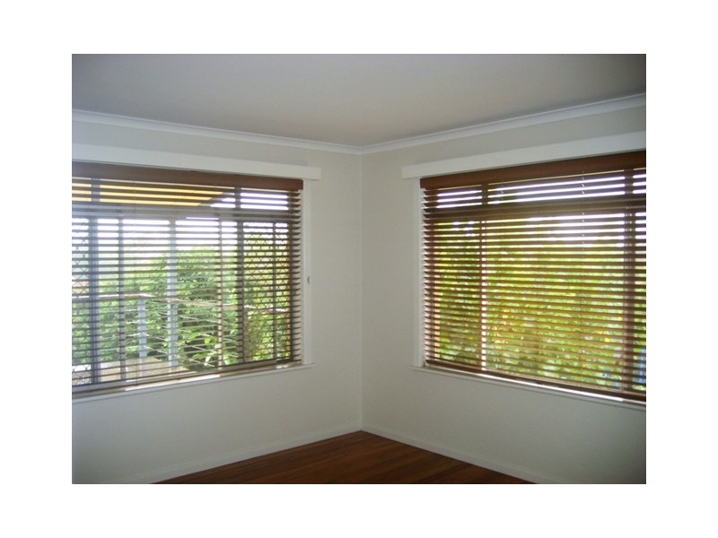 12  Edward Street, Labrador QLD 4215