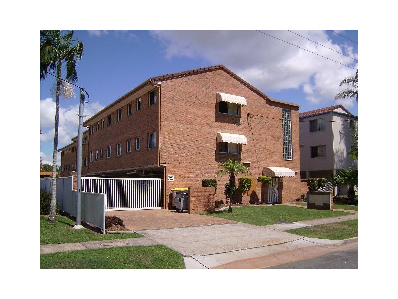 4 Brighton Street, Biggera Waters QLD 4216