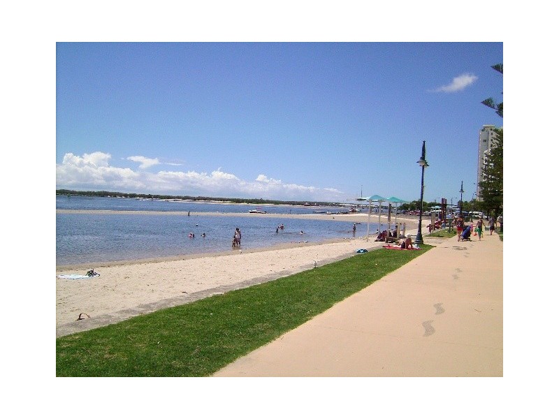 4 Brighton Street, Biggera Waters QLD 4216