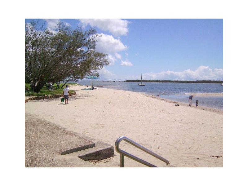 4 Brighton Street, Biggera Waters QLD 4216