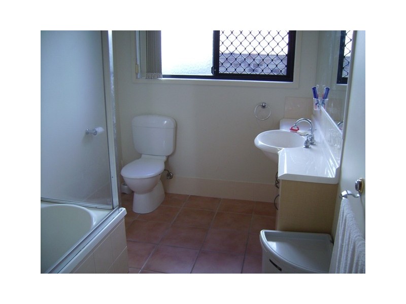 2/24 Harley Street, Labrador QLD 4215