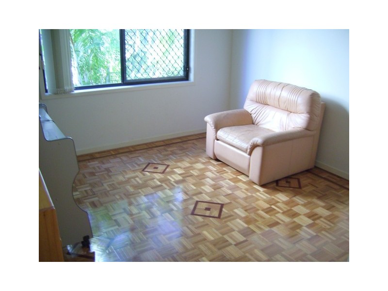 2/24 Harley Street, Labrador QLD 4215