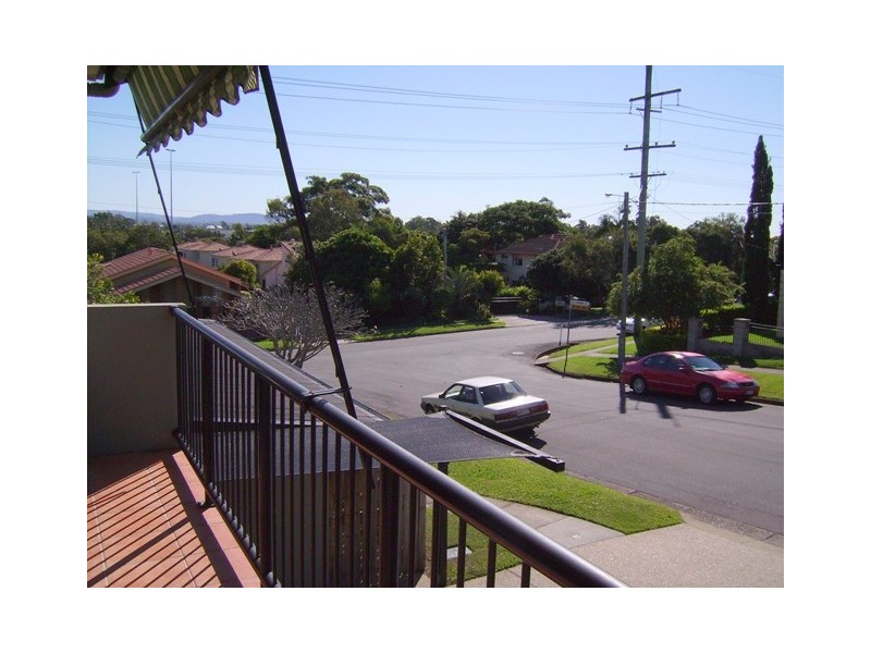 2/24 Harley Street, Labrador QLD 4215