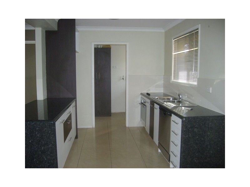 1 The Glade, Labrador QLD 4215