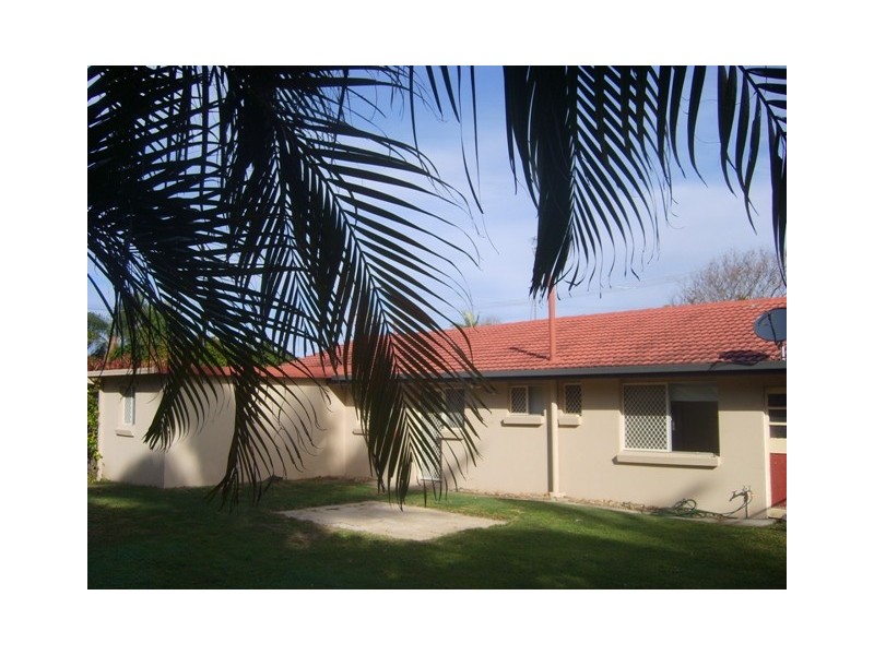 1 The Glade, Labrador QLD 4215