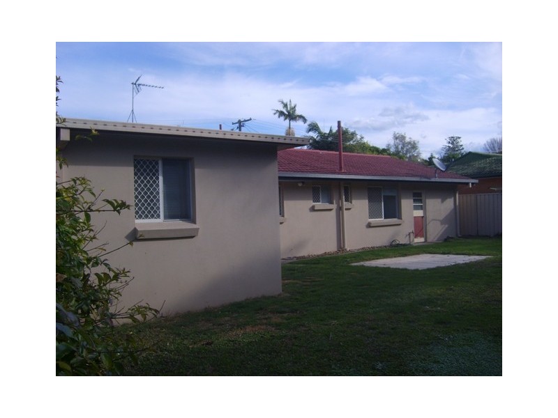 1 The Glade, Labrador QLD 4215