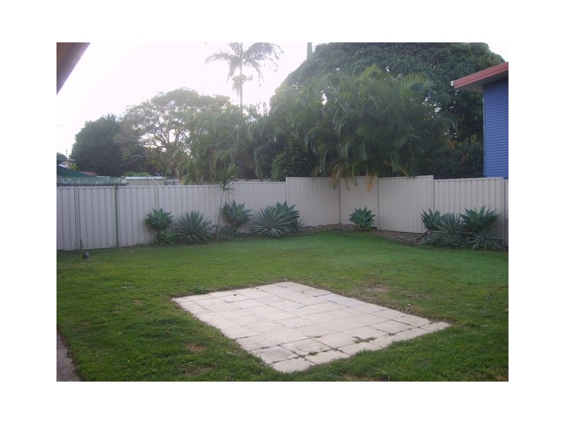 1 The Glade, Labrador QLD 4215