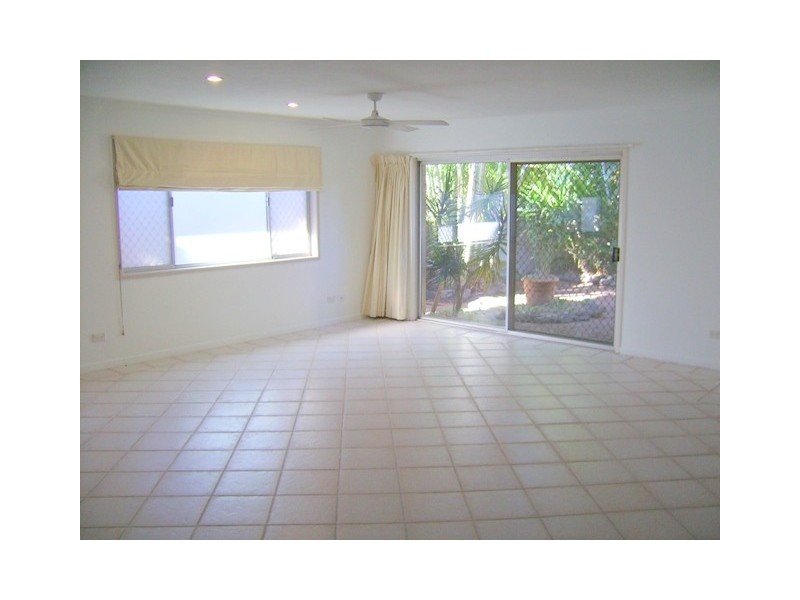11 Allawah Street, Sorrento QLD 4217