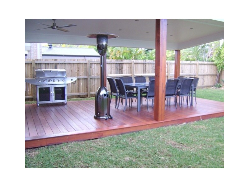 17 Sydney Street, Labrador QLD 4215