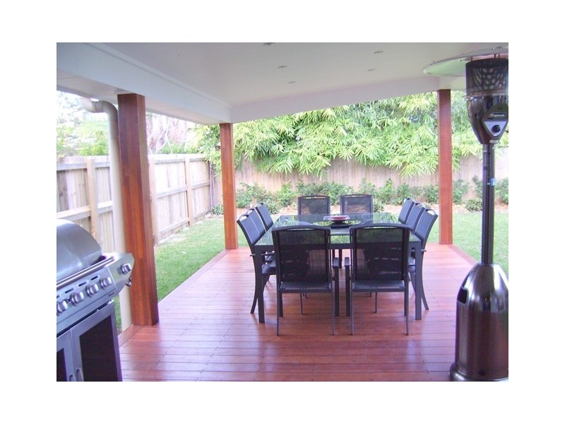 17 Sydney Street, Labrador QLD 4215