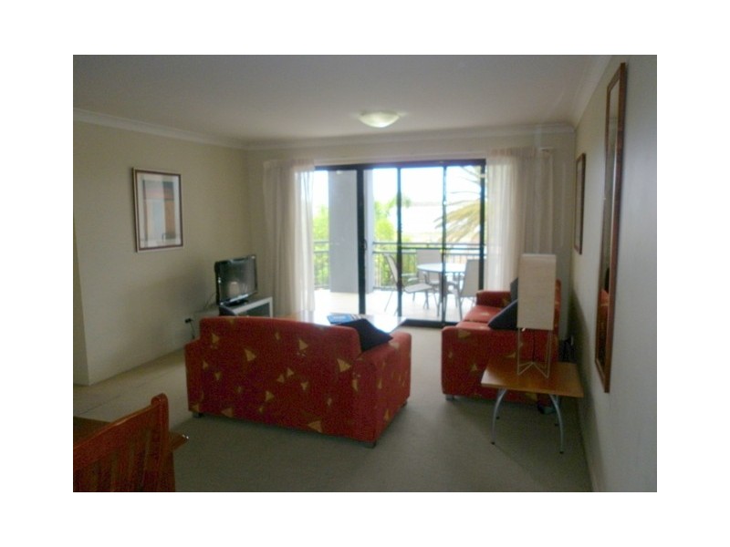 392 Marine Parade (Sandcastles), Labrador QLD 4215