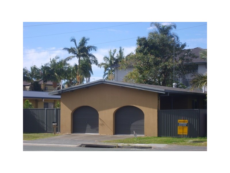 9 Hollywell Road, Biggera Waters QLD 4216