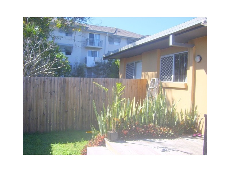 9 Hollywell Road, Biggera Waters QLD 4216