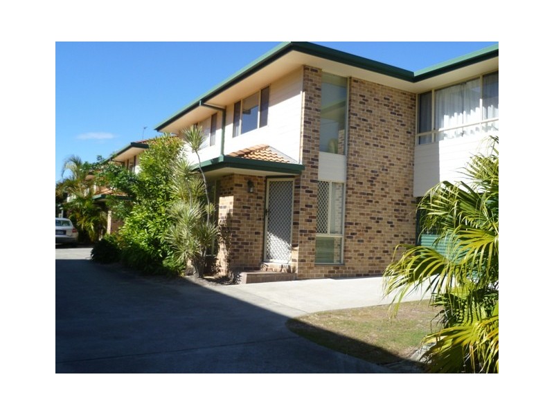 5 Ahern Street, Labrador QLD 4215