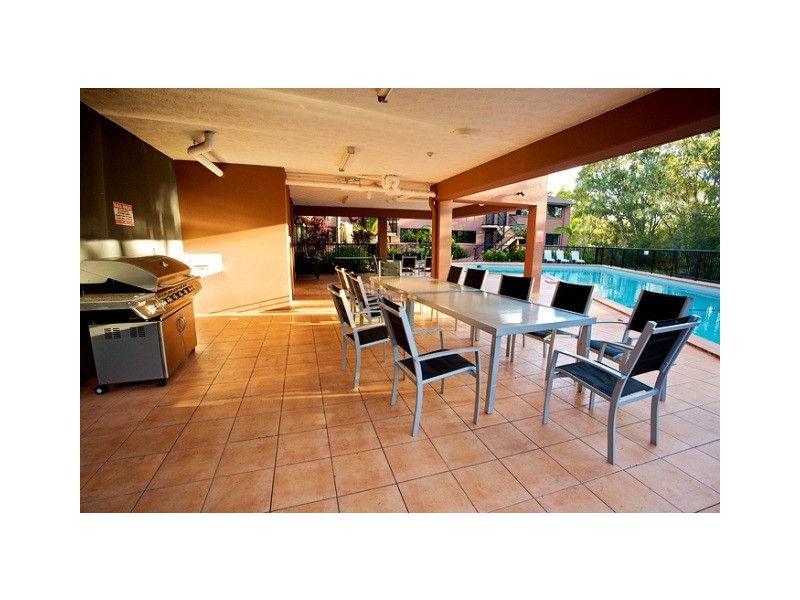 7 Brown Street, Labrador QLD 4215