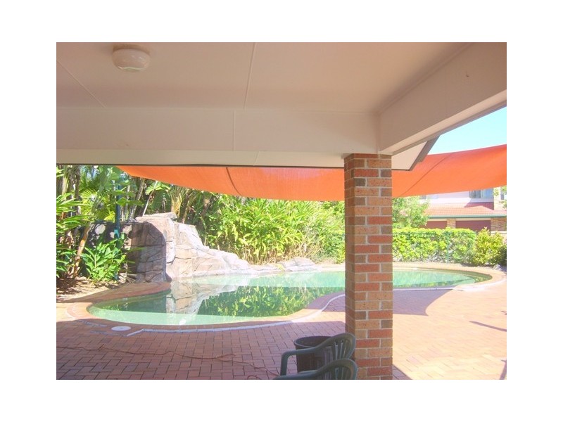 75 Brown Street, Labrador QLD 4215