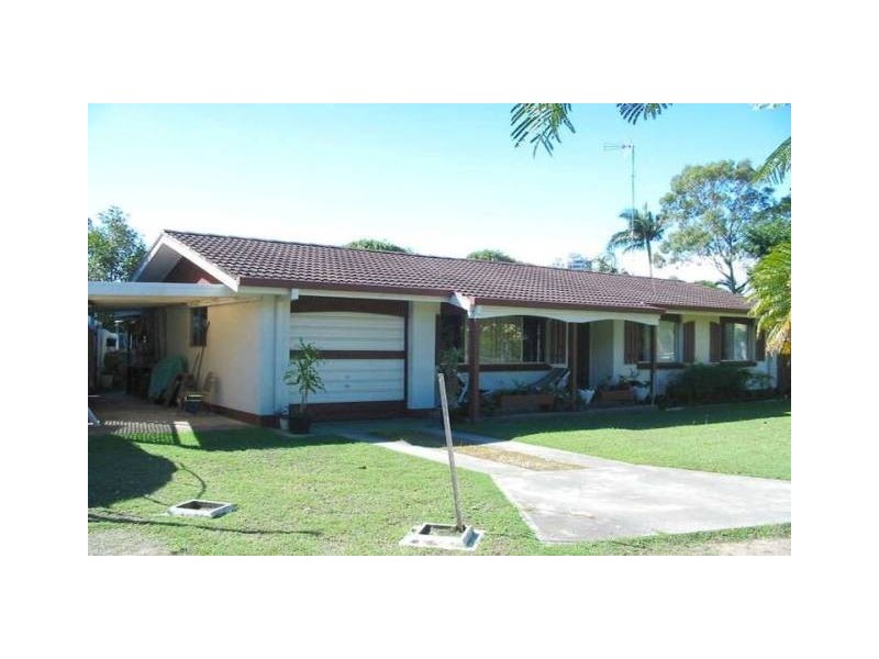 15 Rathbone Place, Labrador QLD 4215