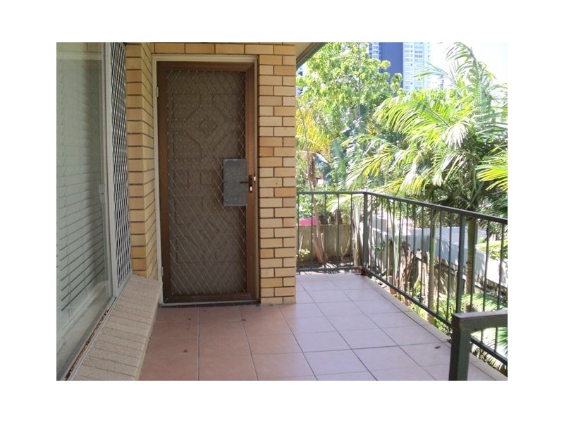 4/33 Breaker Street, Main Beach QLD 4217