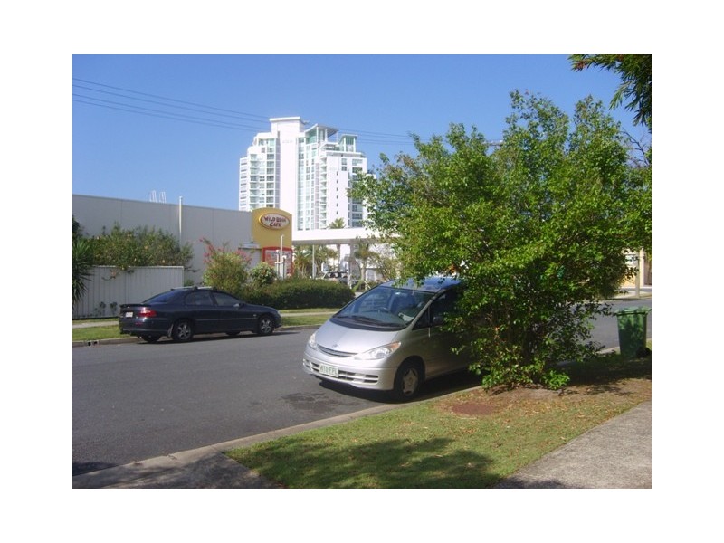 5/8 Baker Avenue, Labrador QLD 4215