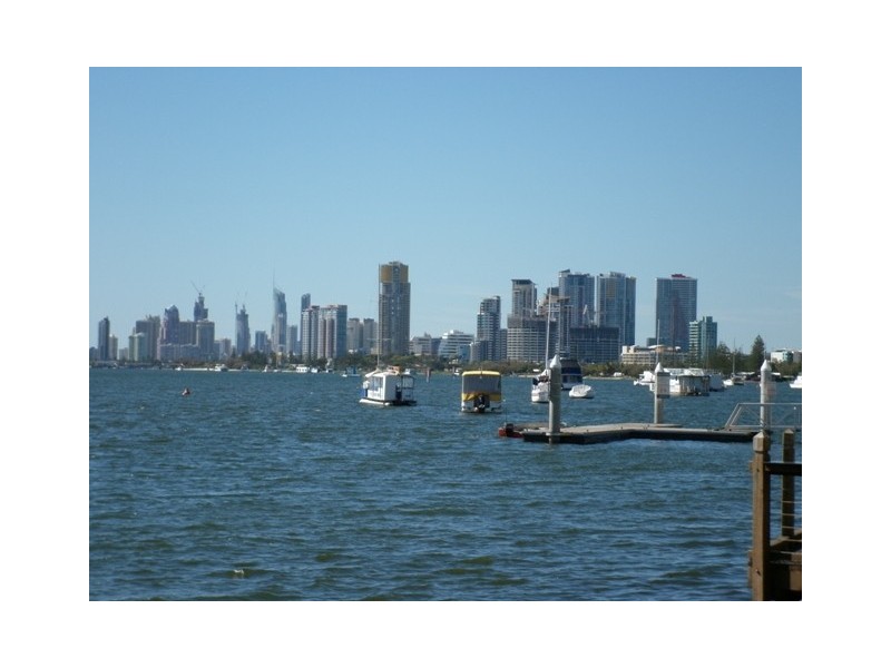 21 Huth Street, Labrador QLD 4215