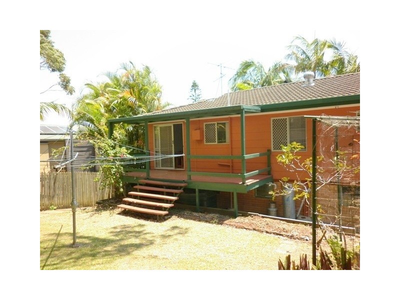 20 Warana Avenue, Southport QLD 4215