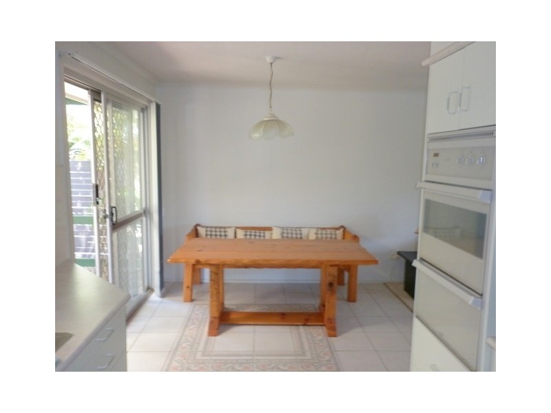 20 Warana Avenue, Southport QLD 4215