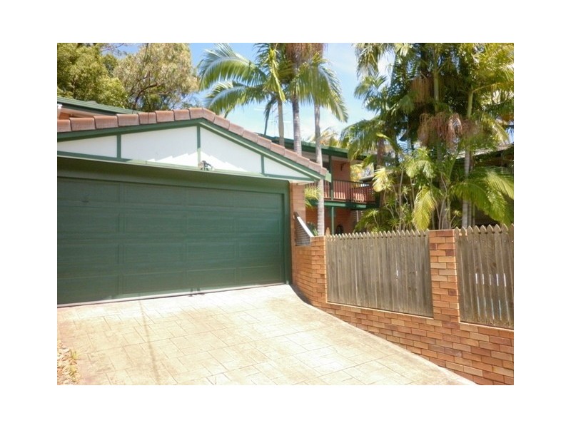 20 Warana Avenue, Southport QLD 4215