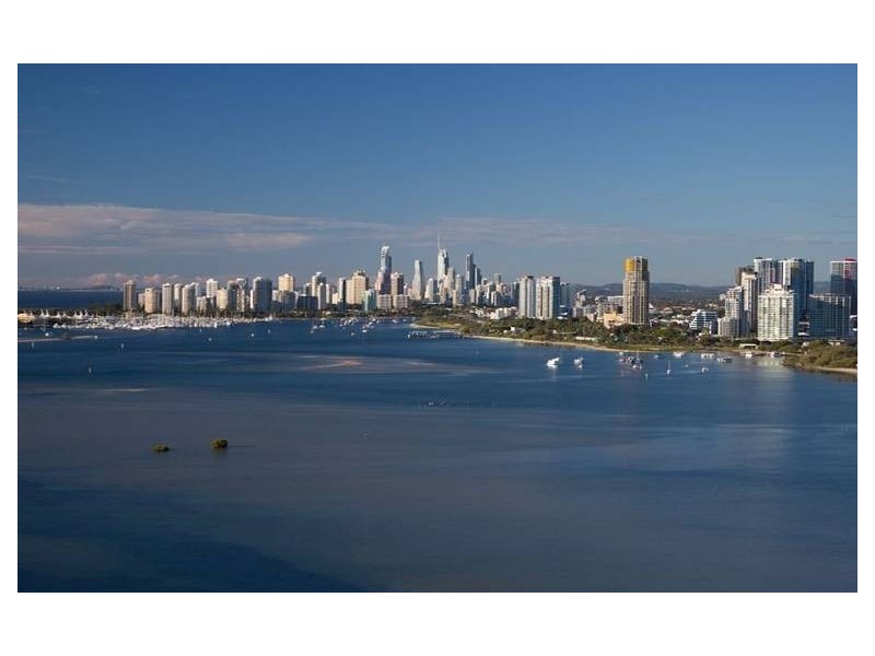 8 Sunshine Court, Labrador QLD 4215