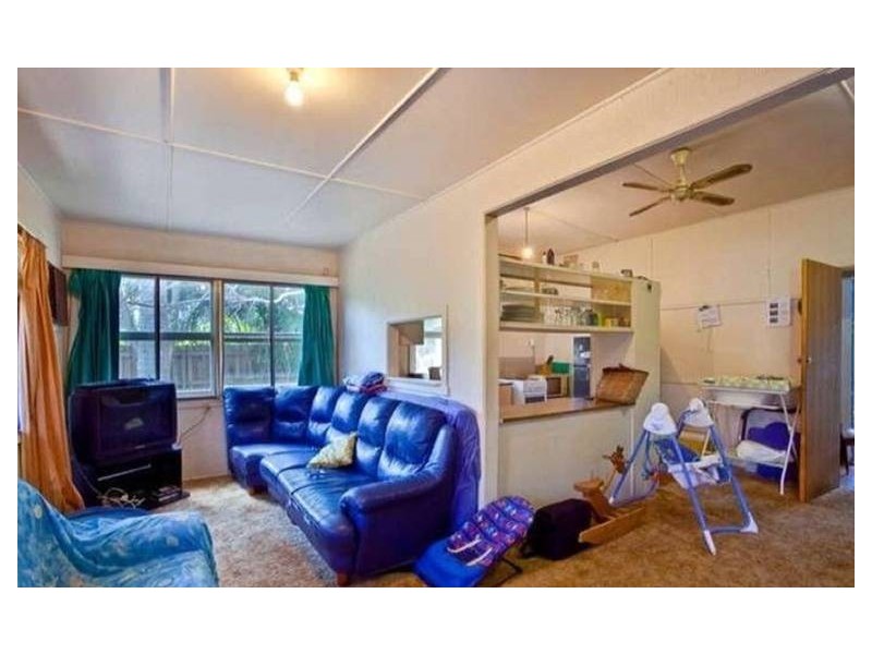 8 Sunshine Court, Labrador QLD 4215