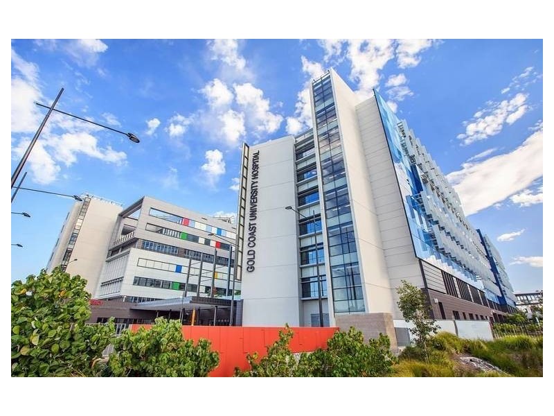 8 Sunshine Court, Labrador QLD 4215