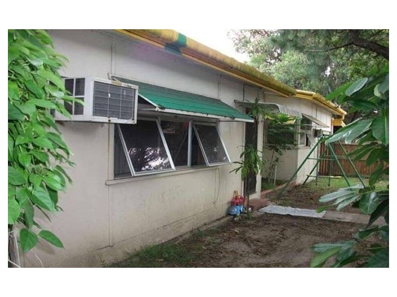 8 Sunshine Court, Labrador QLD 4215