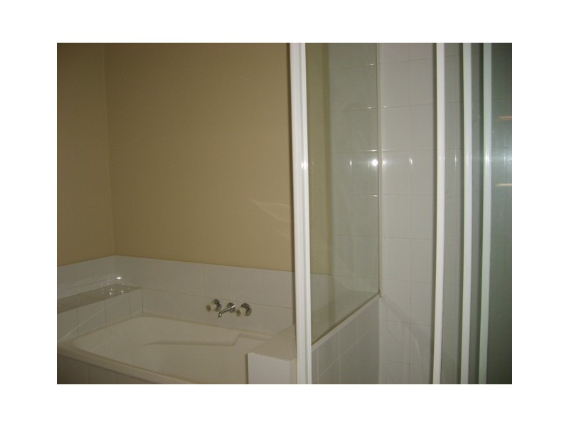 191 Greenacre Drive, Arundel QLD 4214