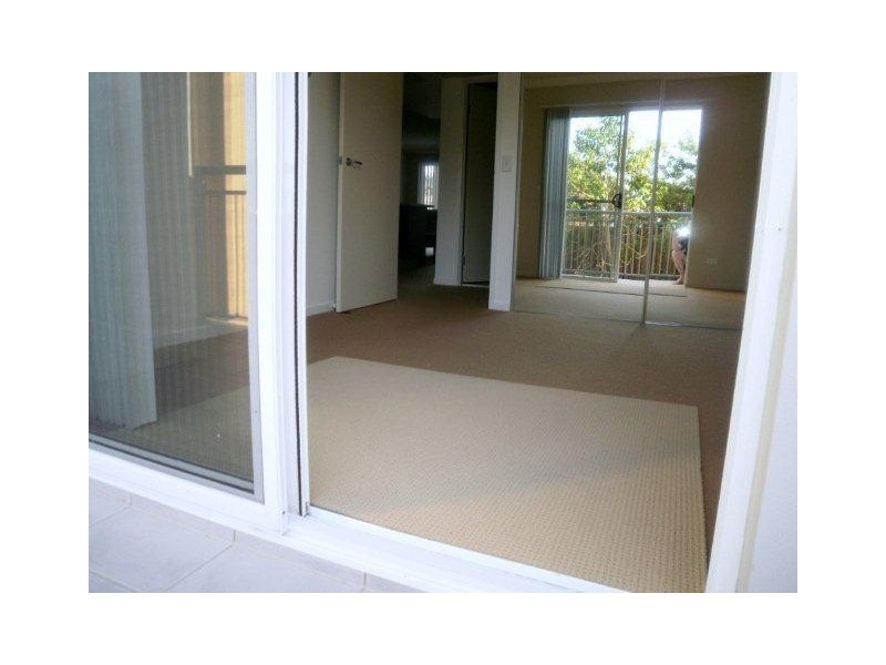 33 Clark Street, Biggera Waters QLD 4216