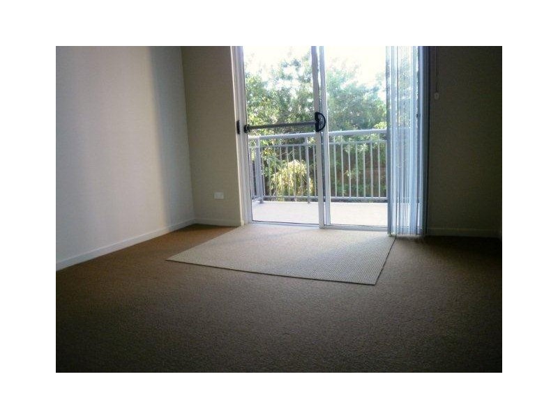 33 Clark Street, Biggera Waters QLD 4216