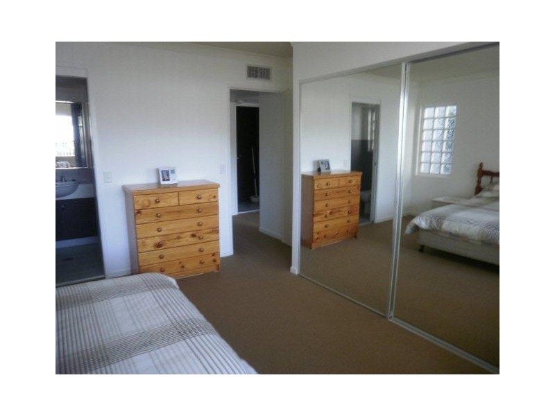 33 Clark Street, Biggera Waters QLD 4216