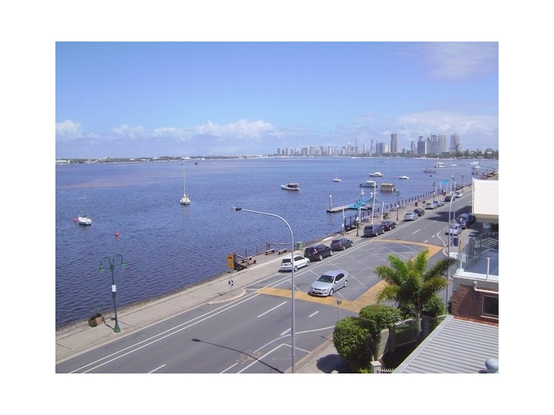 314 Marine Parade, Labrador QLD 4215