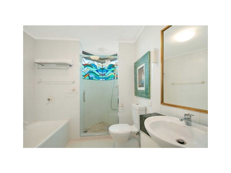 314 Marine Parade, Labrador QLD 4215