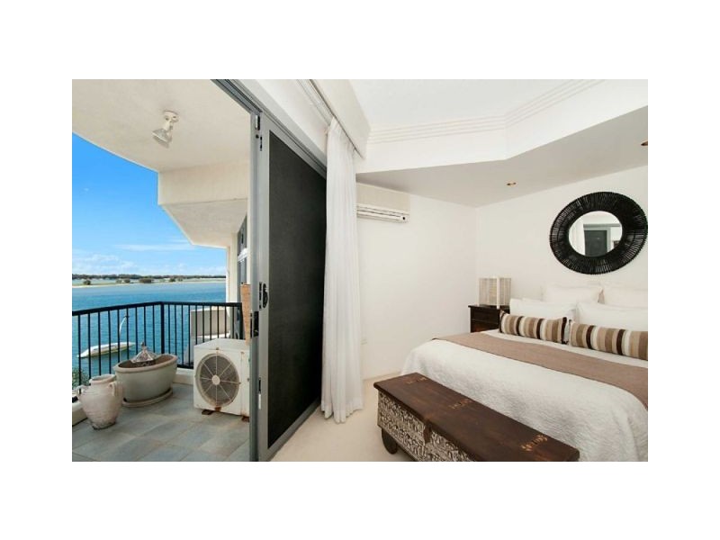 314 Marine Parade, Labrador QLD 4215