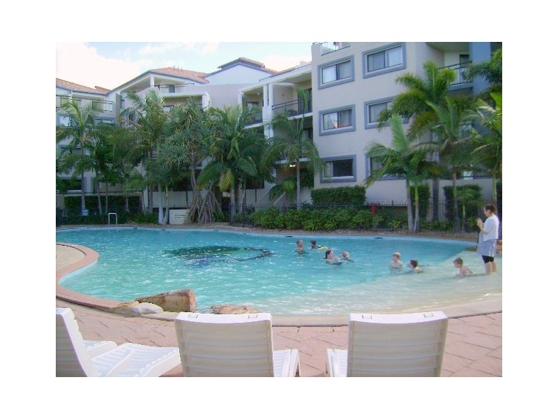 392 Marine Parade (Sandcastles), Labrador QLD 4215