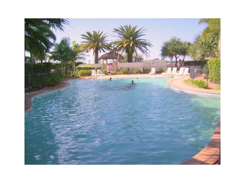 392 Marine Parade (Sandcastles), Labrador QLD 4215