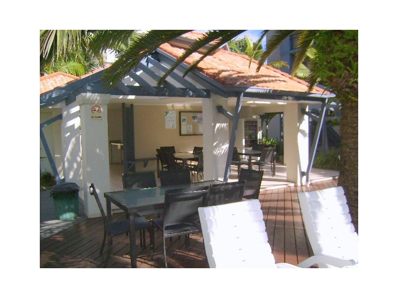 392 Marine Parade (Sandcastles), Labrador QLD 4215