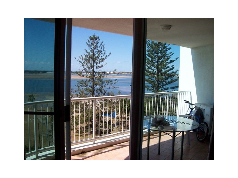 182 Marine Parade (Crystal Bay Resort), Labrador QLD 4215