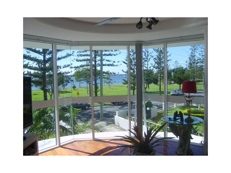 204 Marine Parade, Labrador QLD 4215