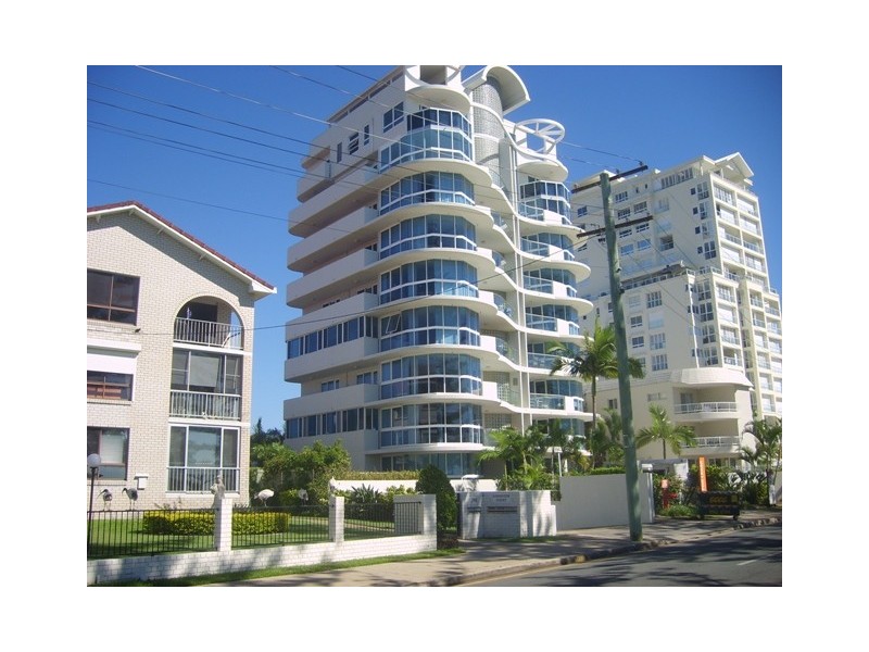 204 Marine Parade, Labrador QLD 4215